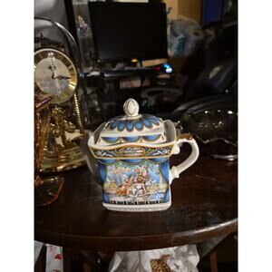 Vintage Sadler William Sh A kespeare Collection Teapot Featuring Scene From Mid